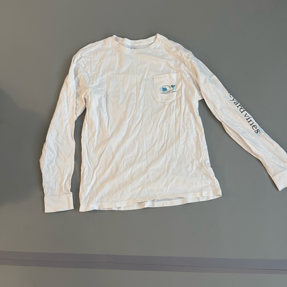 Vineyard Vines Winter Long Sleeve Tee. Size Adult Medium